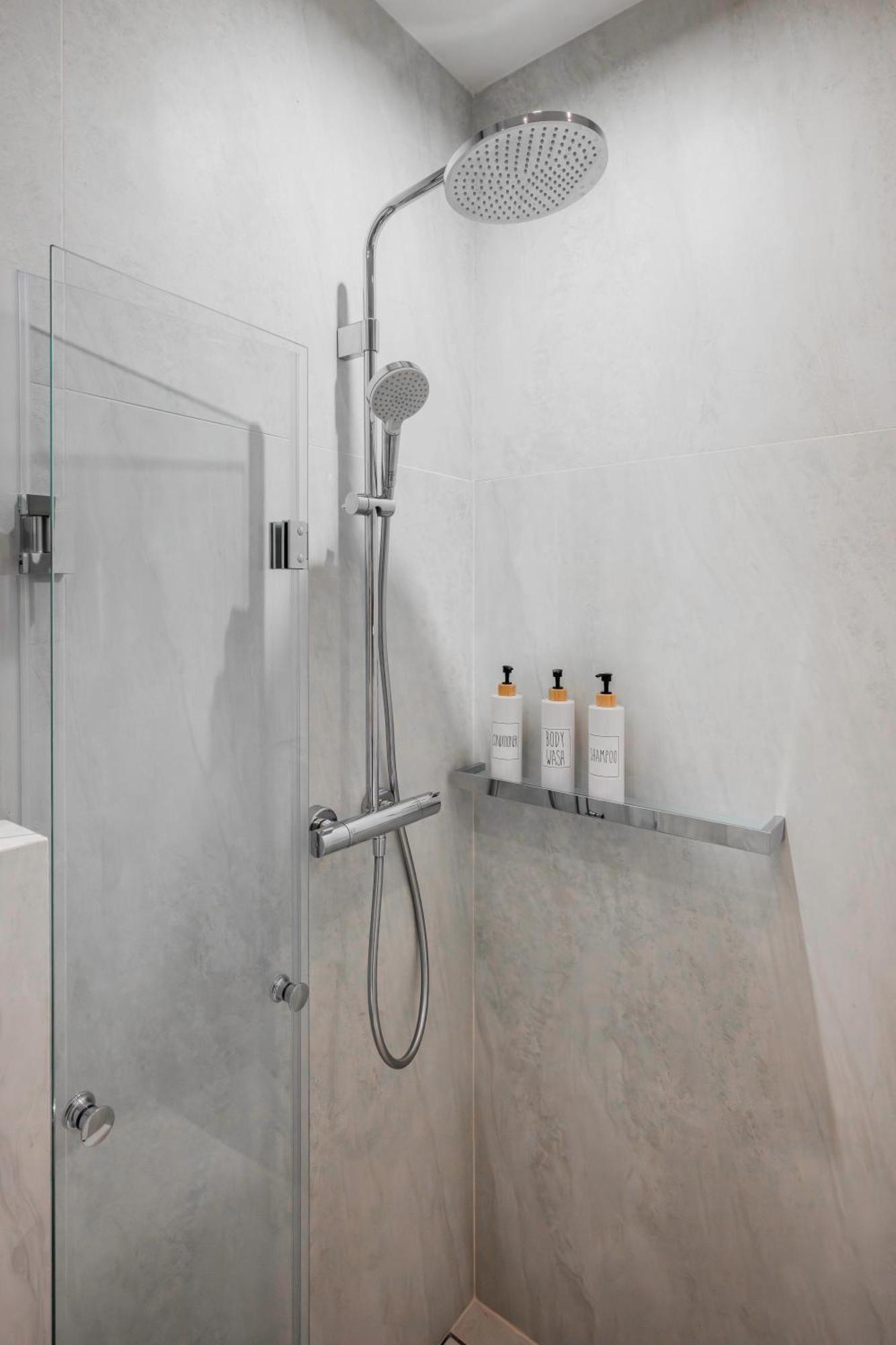 Urban Charm & Comfort - Chic 2Bd In Prime Location By Flat Mаnager Sofia Luaran gambar