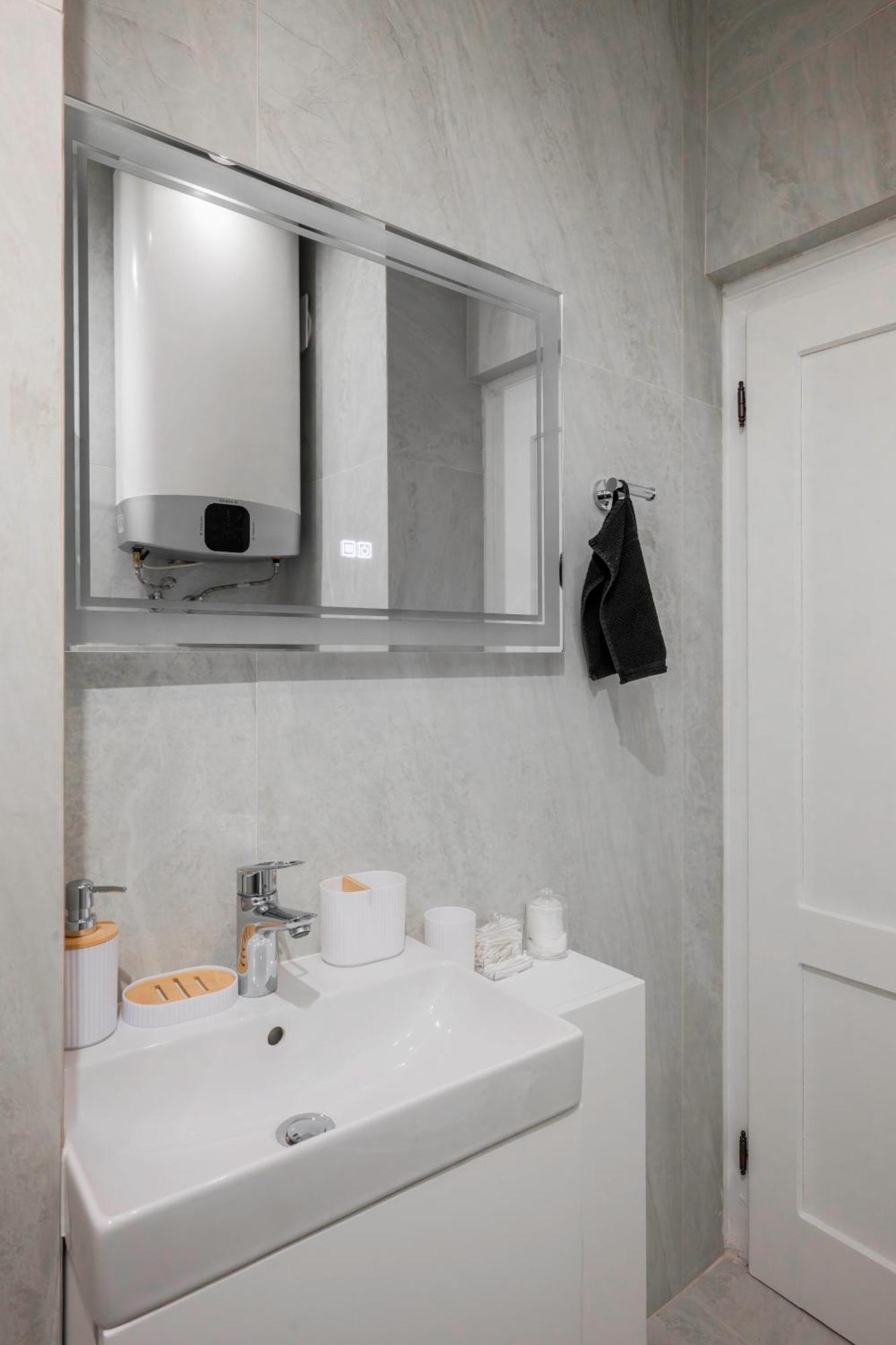 Urban Charm & Comfort - Chic 2Bd In Prime Location By Flat Mаnager Sofia Luaran gambar