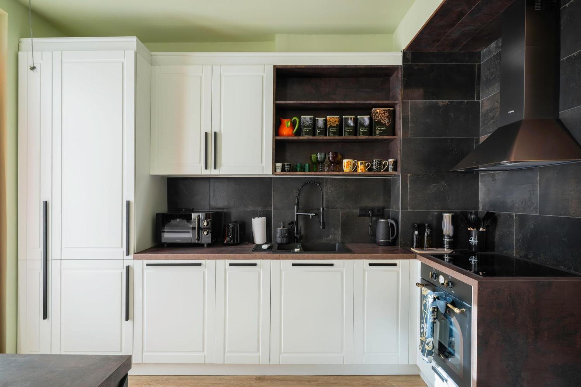 Urban Charm & Comfort - Chic 2Bd In Prime Location By Flat Mаnager Sofia Luaran gambar